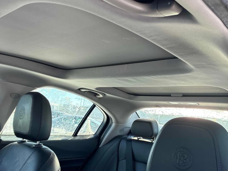 Alfa Romeo Giulia 2017 4dr Sdn AWD* CARFAX * БЕЗ ПЪРВОНАЧАЛНА ВНОСКА, снимка 12 - Автомобили и джипове - 52722147