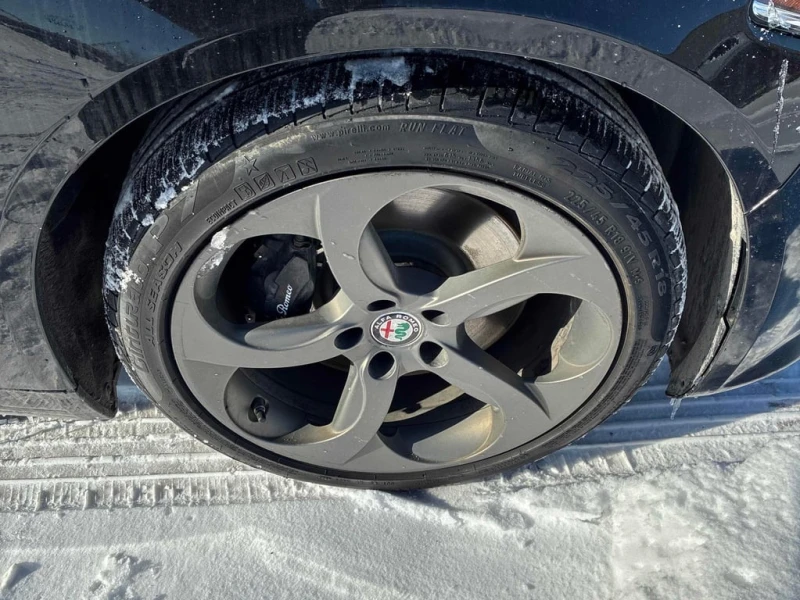 Alfa Romeo Giulia 2017 4dr Sdn AWD* CARFAX * БЕЗ ПЪРВОНАЧАЛНА ВНОСКА, снимка 6 - Автомобили и джипове - 52722147