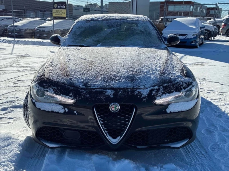 Alfa Romeo Giulia 2017 4dr Sdn AWD* CARFAX * БЕЗ ПЪРВОНАЧАЛНА ВНОСКА, снимка 2 - Автомобили и джипове - 52722147