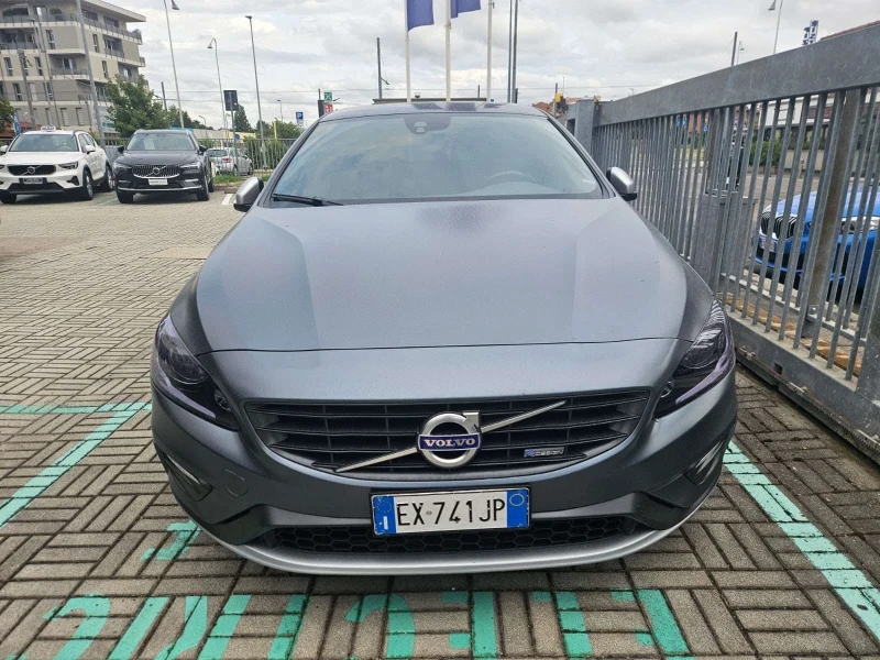 Volvo V60 2.0 d3, снимка 9 - Автомобили и джипове - 53085669