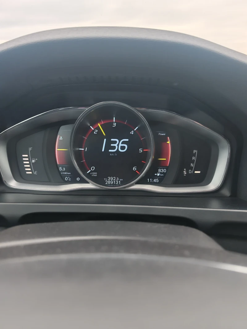 Volvo V60 2.0 d3, снимка 5 - Автомобили и джипове - 53085669