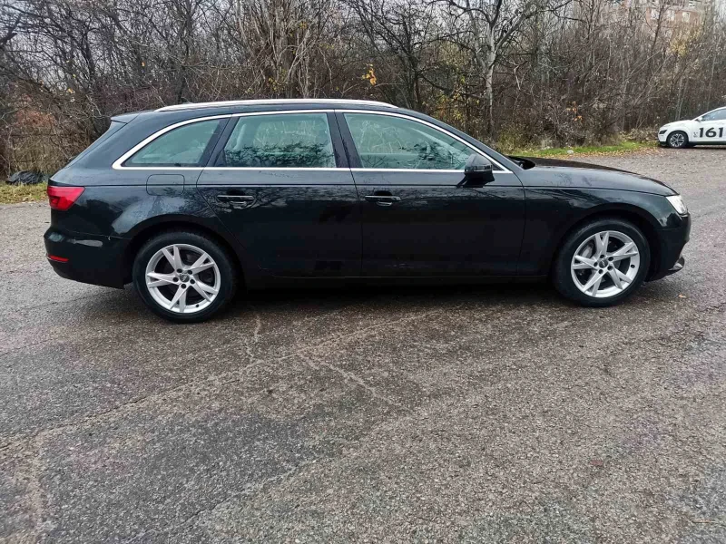 Audi A4 2.0 4х4 DISTRONIC VIRTUAL COCKPIT  LED ОБСЛУЖЕНА !, снимка 4 - Автомобили и джипове - 53235911