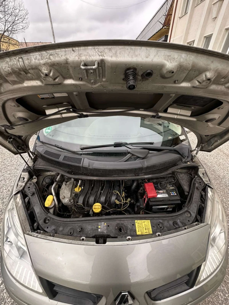 Renault Scenic 1.6* 16V* Ръчка, снимка 6 - Автомобили и джипове - 53432703