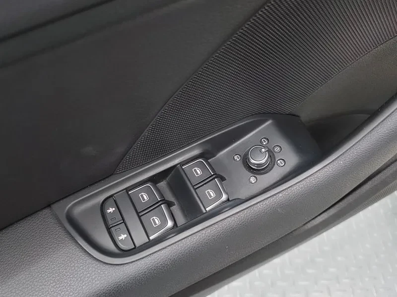 Audi A3 1.6 TDI, снимка 16 - Автомобили и джипове - 54547573