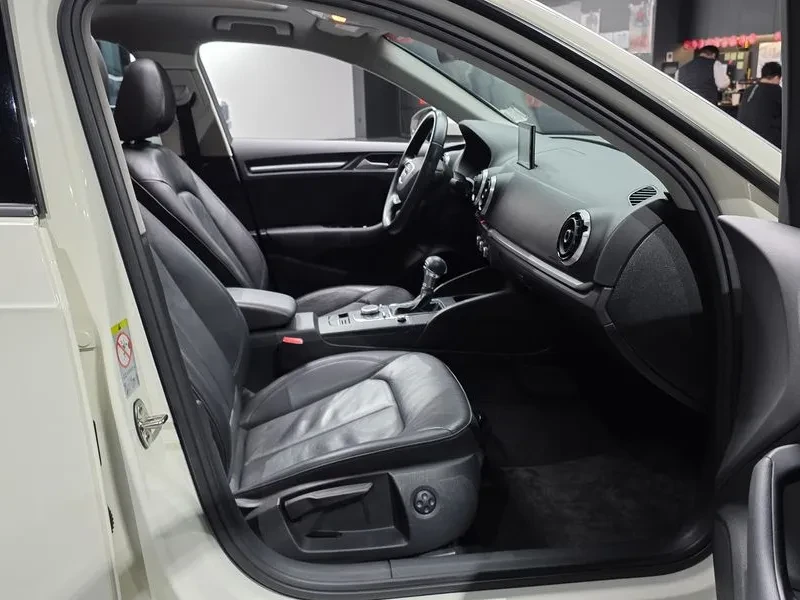 Audi A3 1.6 TDI, снимка 10 - Автомобили и джипове - 54547573