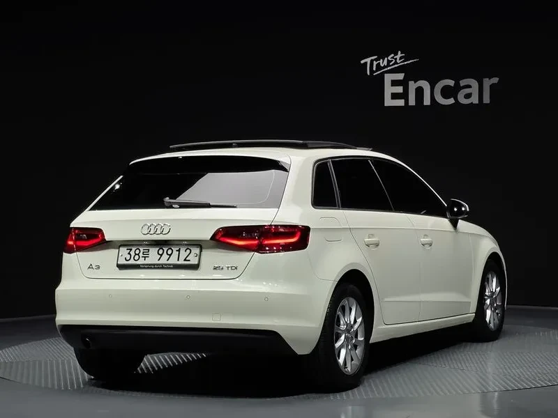 Audi A3 1.6 TDI, снимка 2 - Автомобили и джипове - 54547573