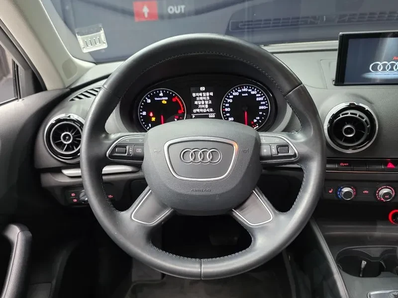 Audi A3 1.6 TDI, снимка 13 - Автомобили и джипове - 54547573