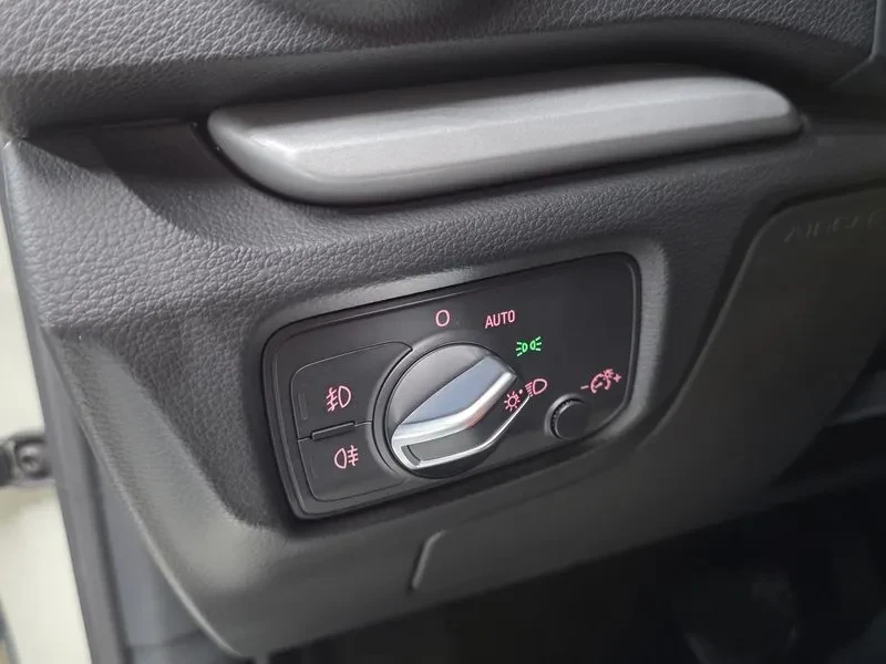 Audi A3 1.6 TDI, снимка 17 - Автомобили и джипове - 54547573