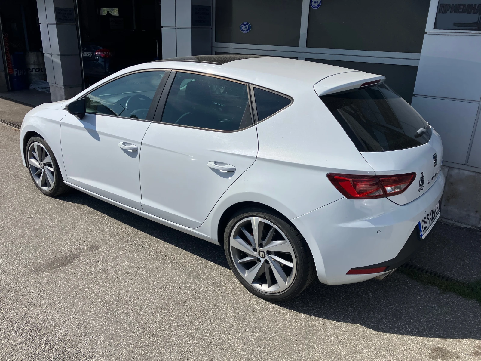 Seat Leon FR 2.0 TDI 184 кс. - изображение 3