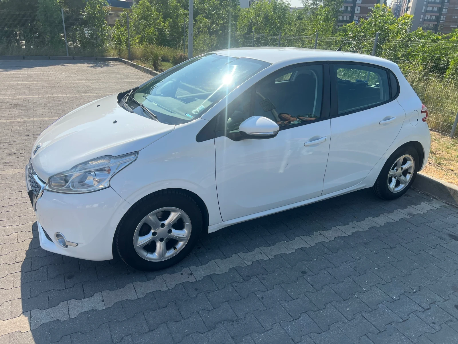 Peugeot 208 1.2 VTI - изображение 4