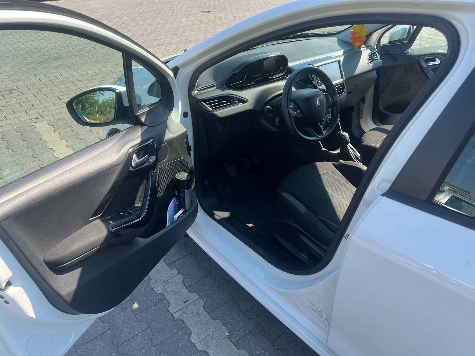 Peugeot 208 1.2 VTI - изображение 7