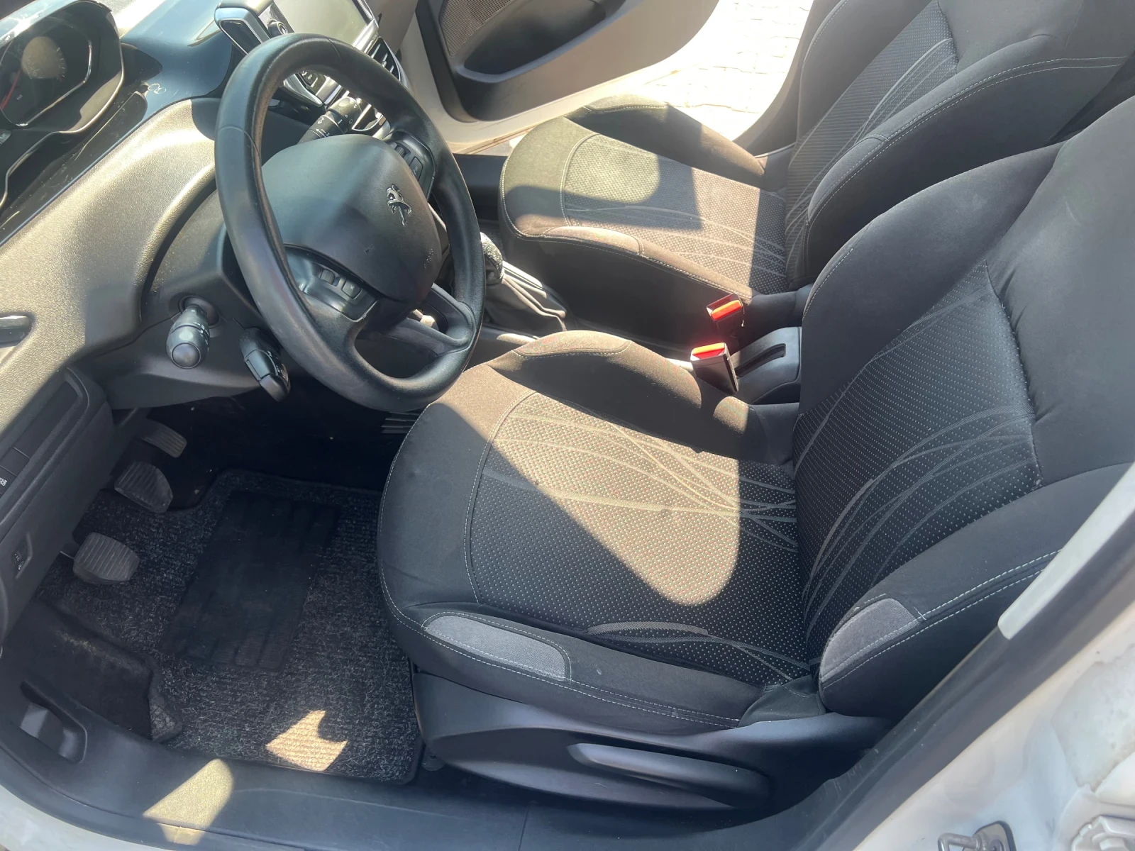 Peugeot 208 1.2 VTI - изображение 5
