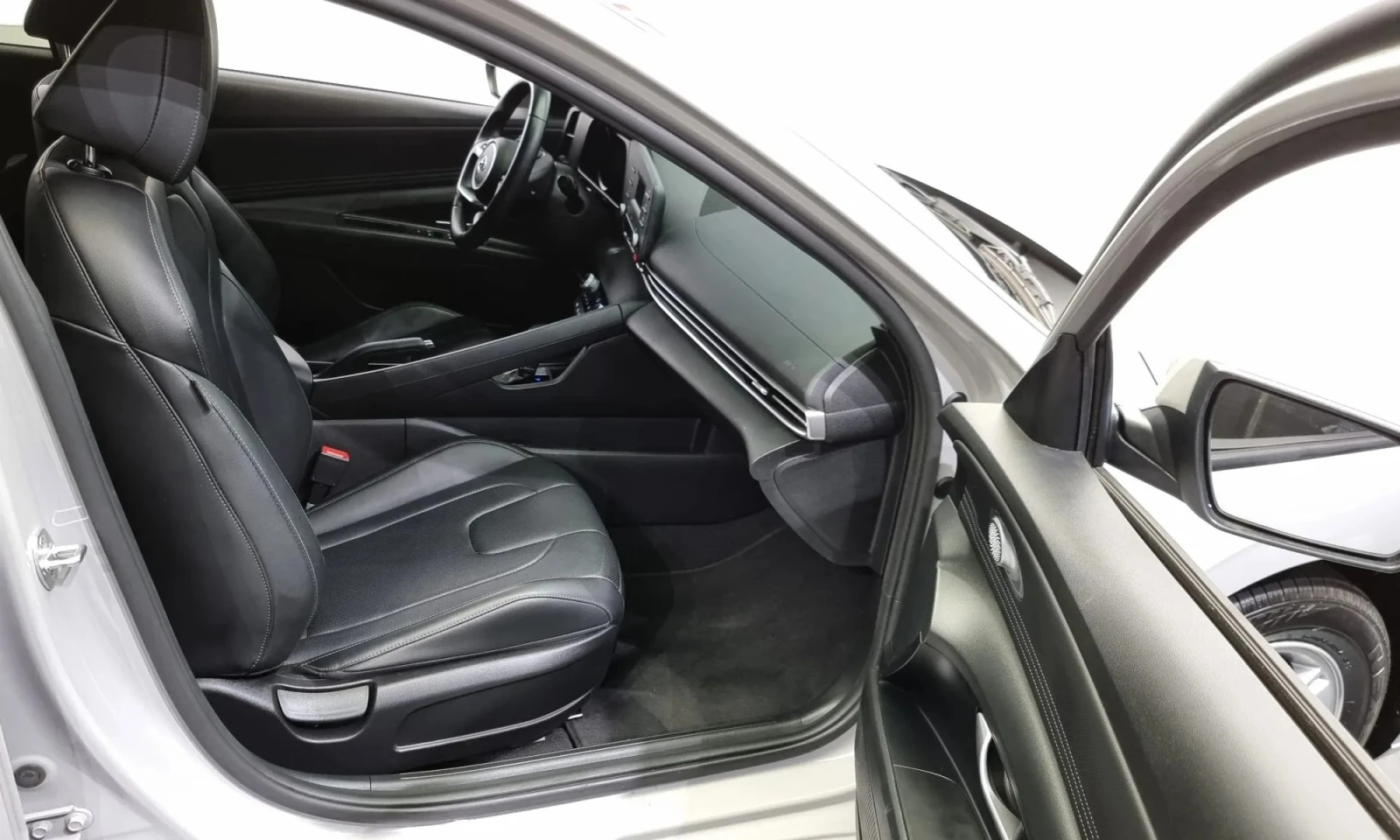Hyundai Elantra 1.6 Lpi (Rental Car) - изображение 9