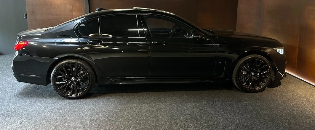 BMW 740 d xDrive M-Pack - изображение 2