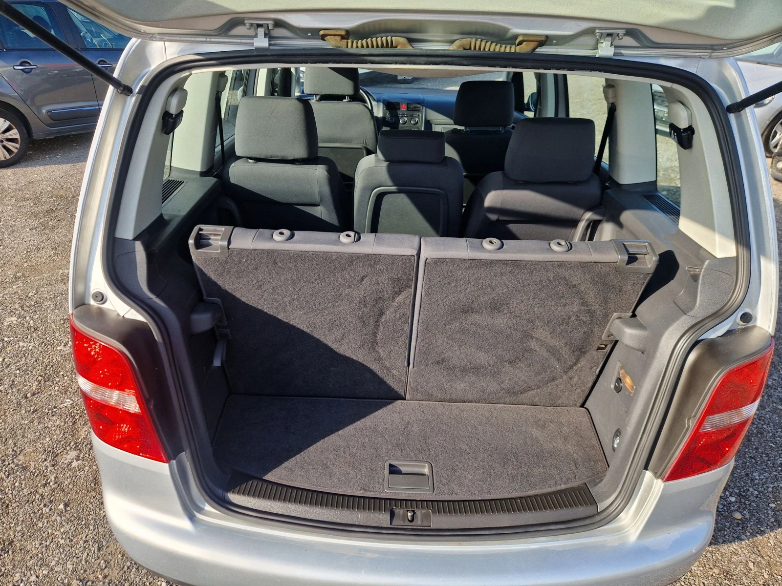 VW Touran 1.9TDI 105PS. 6+ 1 ITALIA - изображение 5