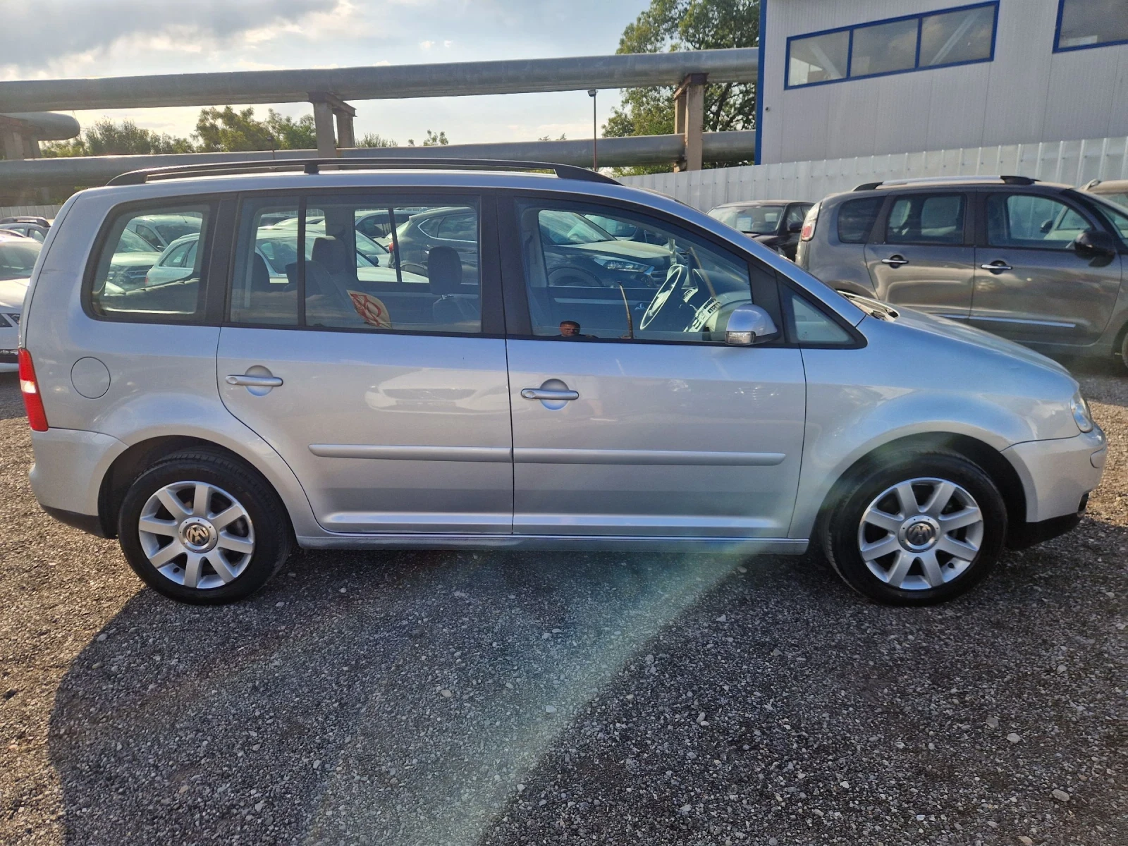 VW Touran 1.9TDI 105PS. 6+ 1 ITALIA - изображение 9