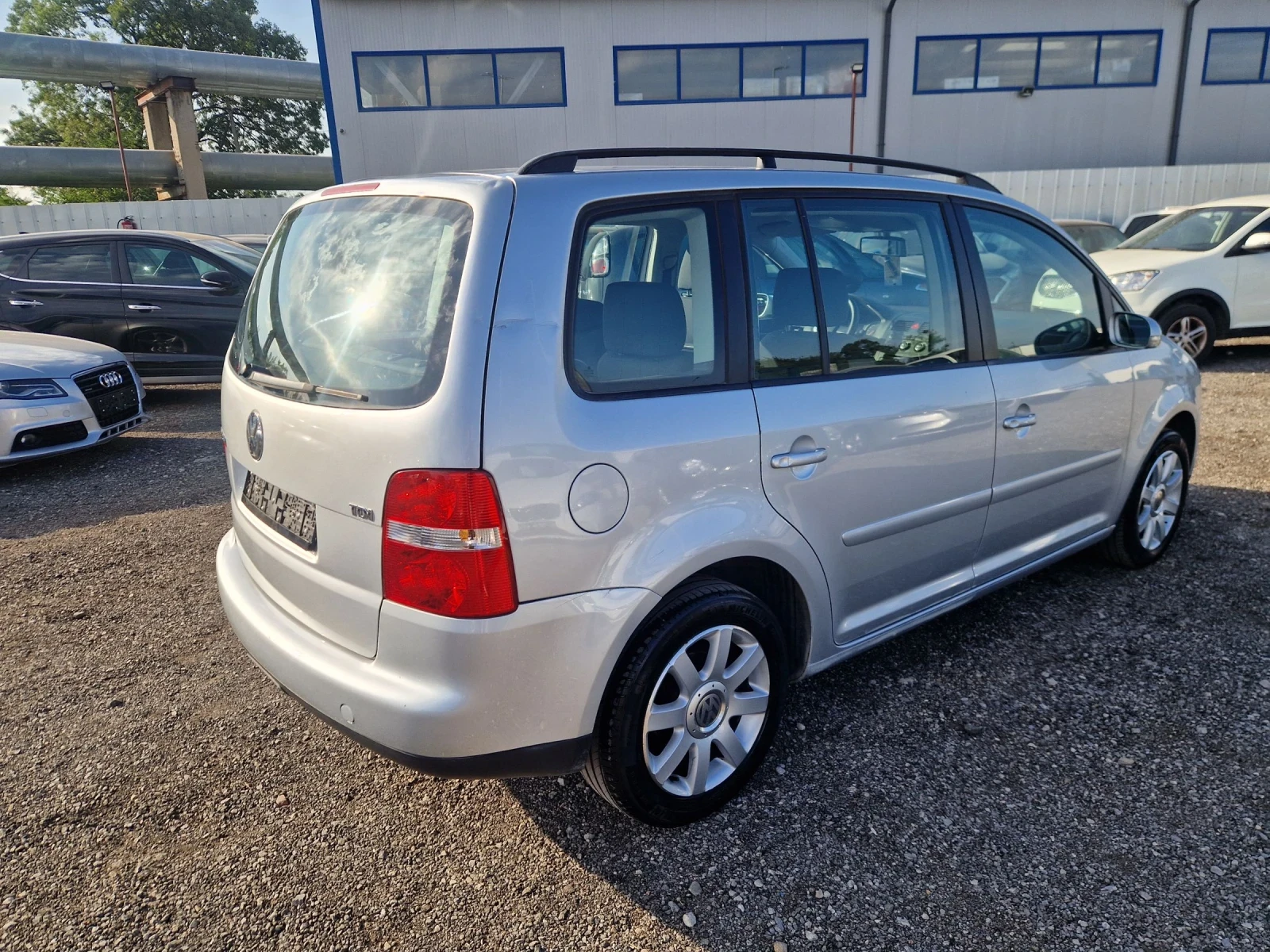 VW Touran 1.9TDI 105PS. 6+ 1 ITALIA - изображение 8