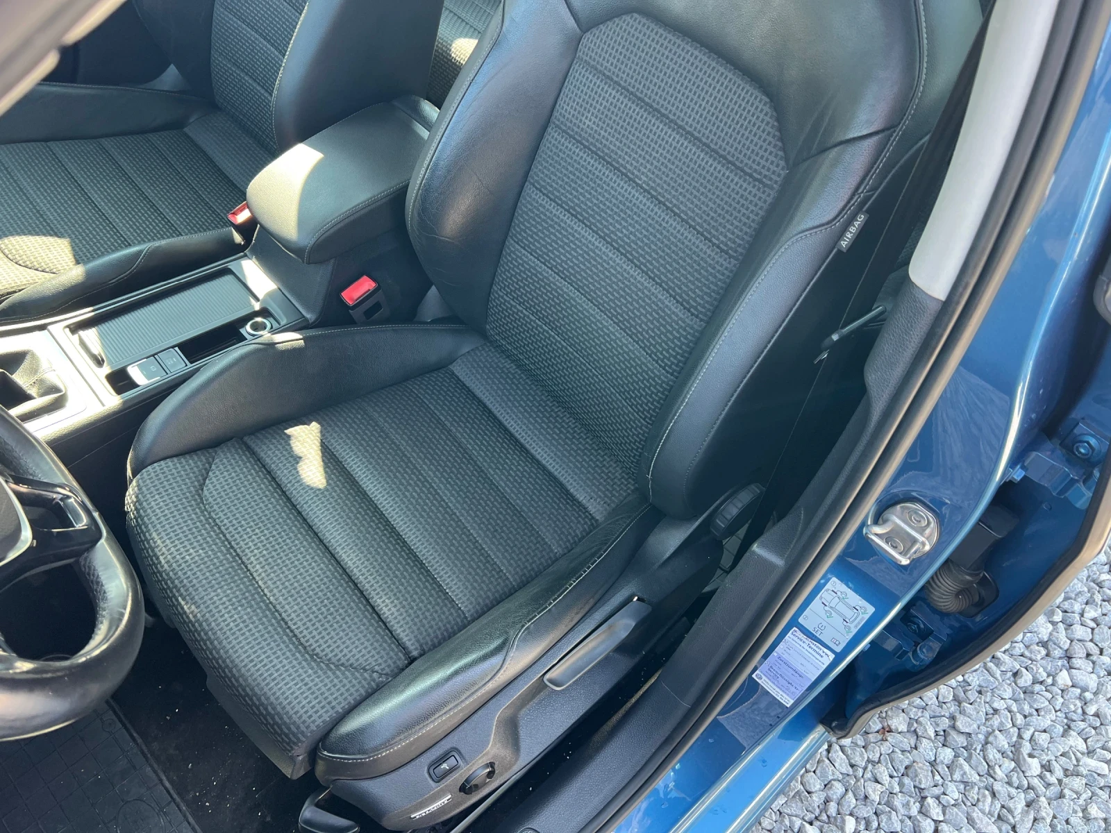 VW Golf 1.6 105 2014г сервизна история Масажираща седалка - изображение 10