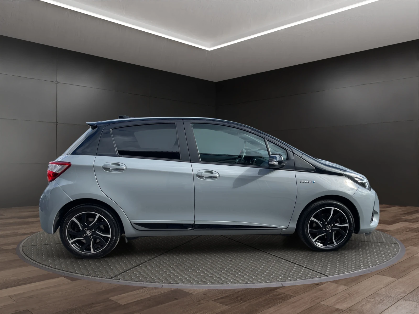 Toyota Yaris 1.5H LPG TREND GREY EDITION - изображение 6