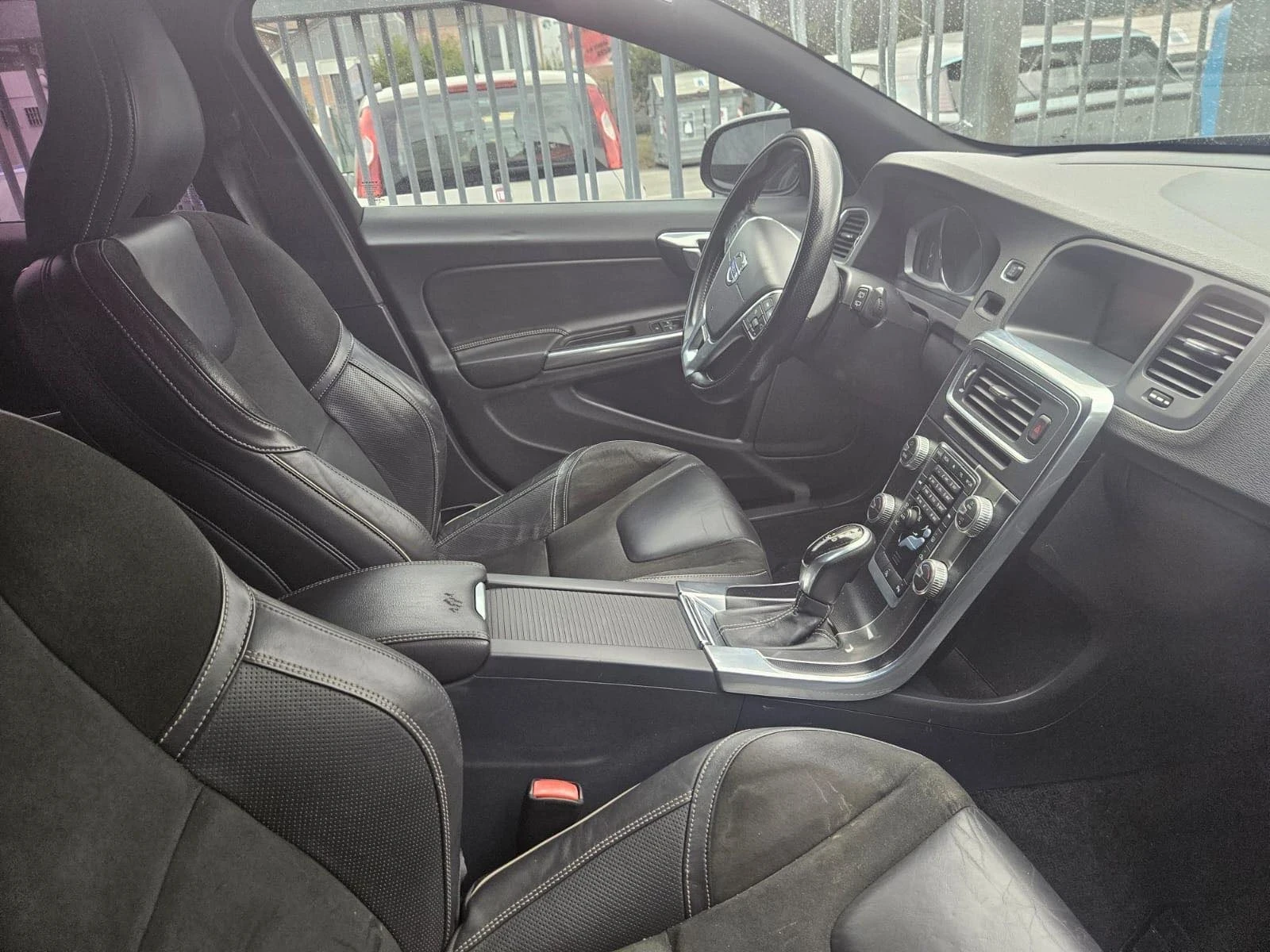 Volvo V60 2.0 D3 Rdesing - изображение 7