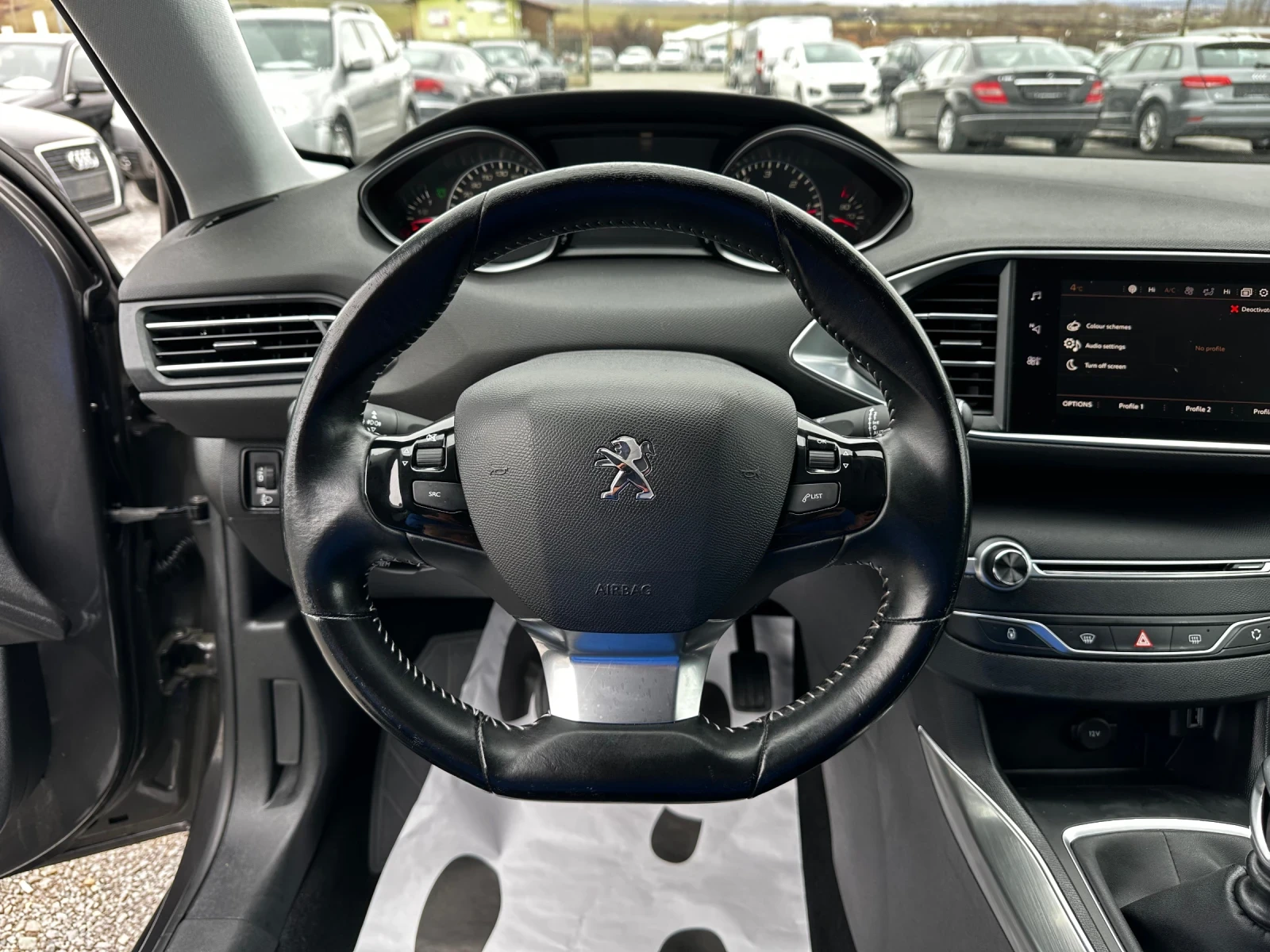 Peugeot 308 1.5HDI-FULL LED-360-110000км-СЕРВИЗНА ИСТОРИЯ - изображение 10