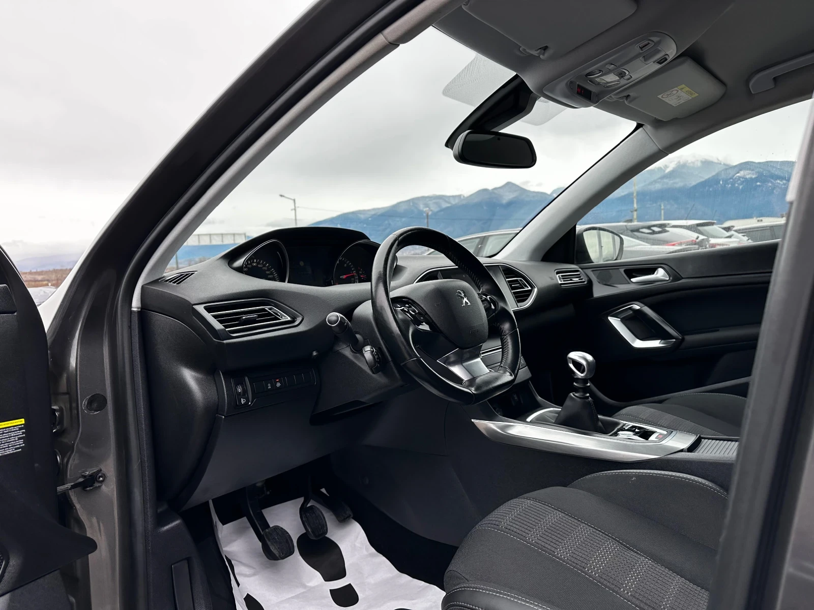 Peugeot 308 1.5HDI-FULL LED-360-110000км-СЕРВИЗНА ИСТОРИЯ - изображение 7