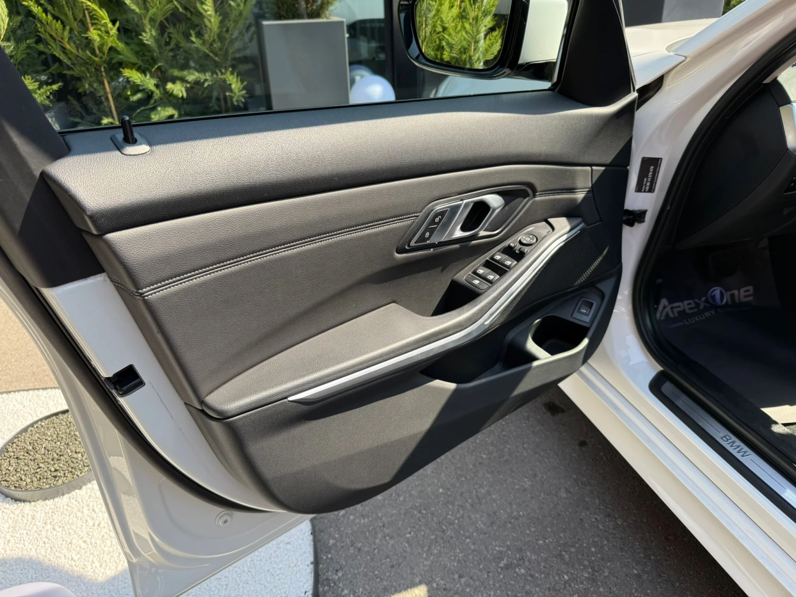 BMW 320, снимка 11 - Автомобили и джипове - 53862521