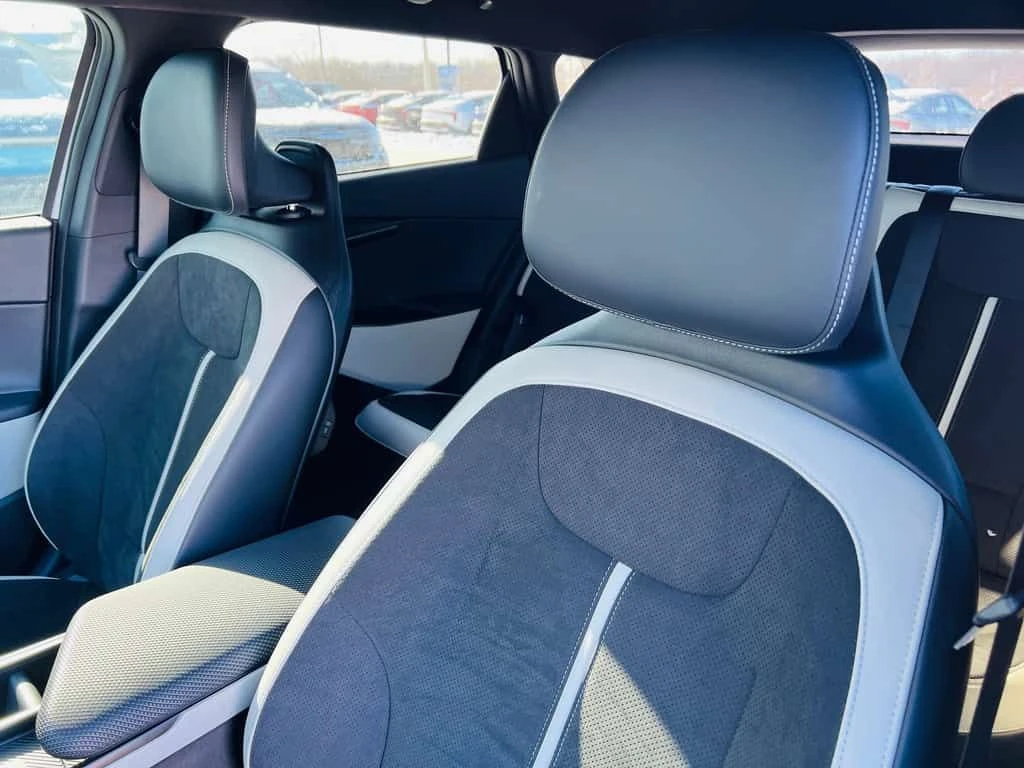 Kia EV6 GT Line AWD | Electric | Low KM | Long Range , снимка 8 - Автомобили и джипове - 53876584