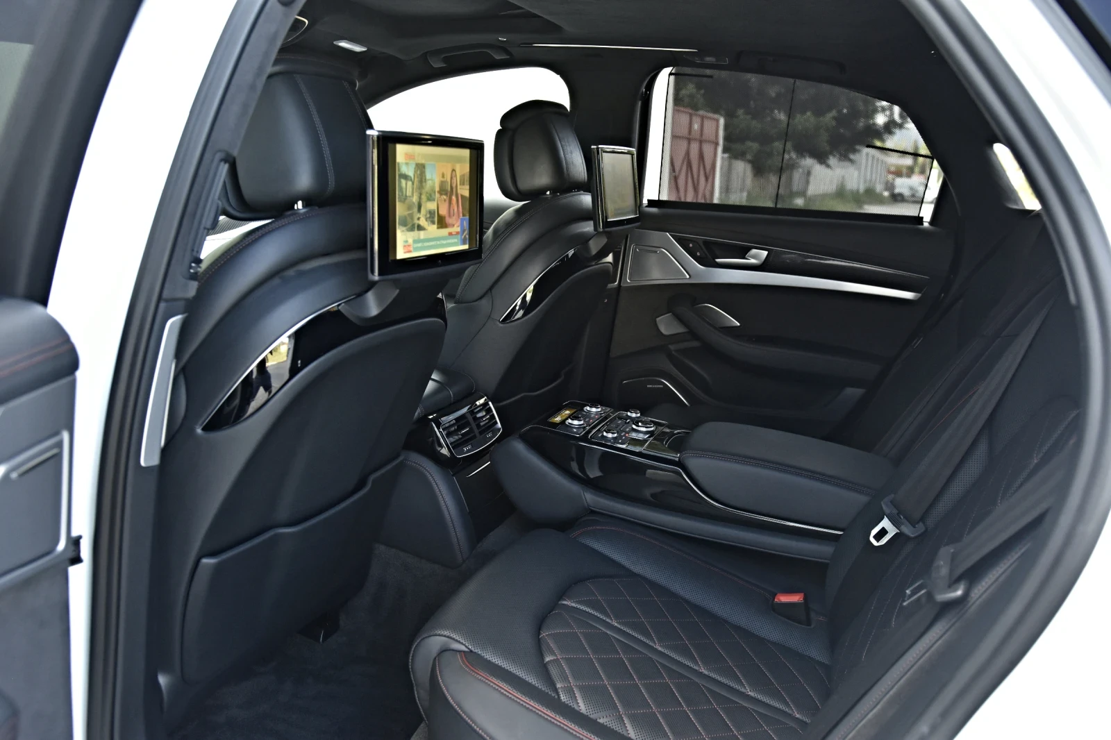 Audi S8 PLUS 4.0 V8T MATRIX 3xTV 360 PANO B&O  FULL | Mobile.bg � ����������� 15