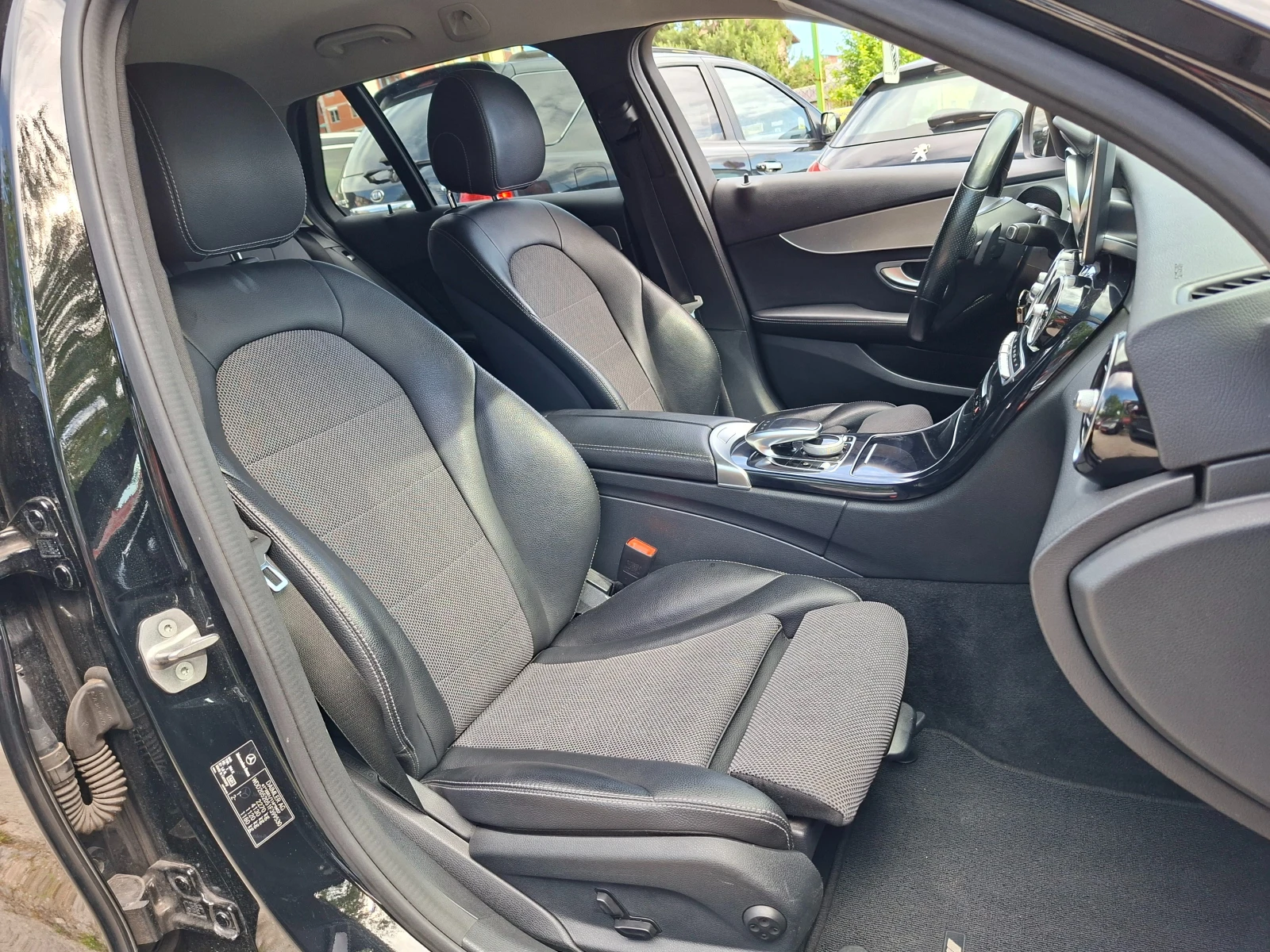 Mercedes-Benz C 220 * 4-MATIC* AUTO PREMIUM FORCE* AMG* 36м. х 382EUR., снимка 14 - Автомобили и джипове - 54720758