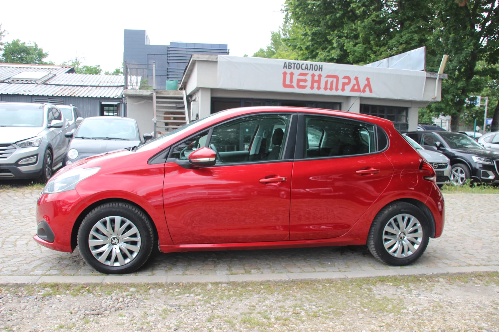 Peugeot 208 1.2i  FACELIFT   EURO 5В  , снимка 8 - Автомобили и джипове - 54942199