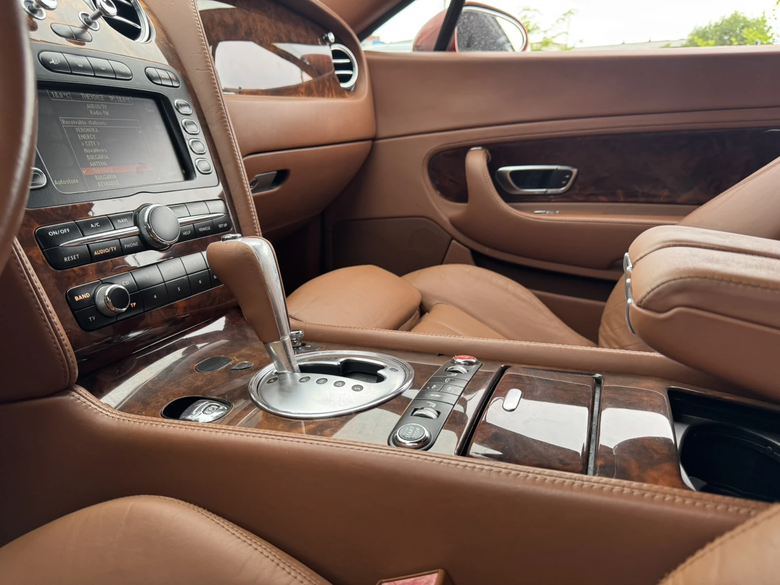 Bentley Continental W12, снимка 13 - Автомобили и джипове - 55377902