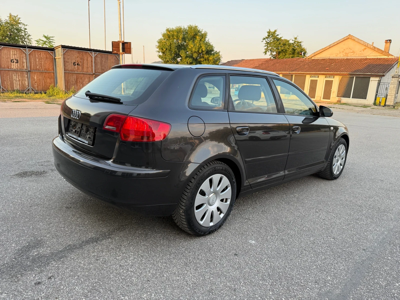 Audi A3 1.9TDI Sportback, снимка 5 - Автомобили и джипове - 55565240