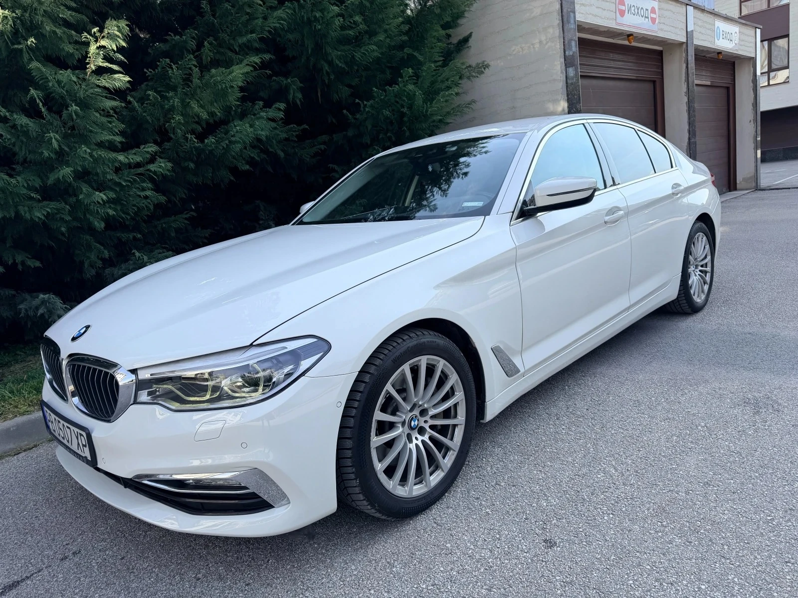 BMW 530 Luxury Line * ПОДГРЕВ/ВЕНТИЛАЦИЯ НА СЕДАЛКИТЕ