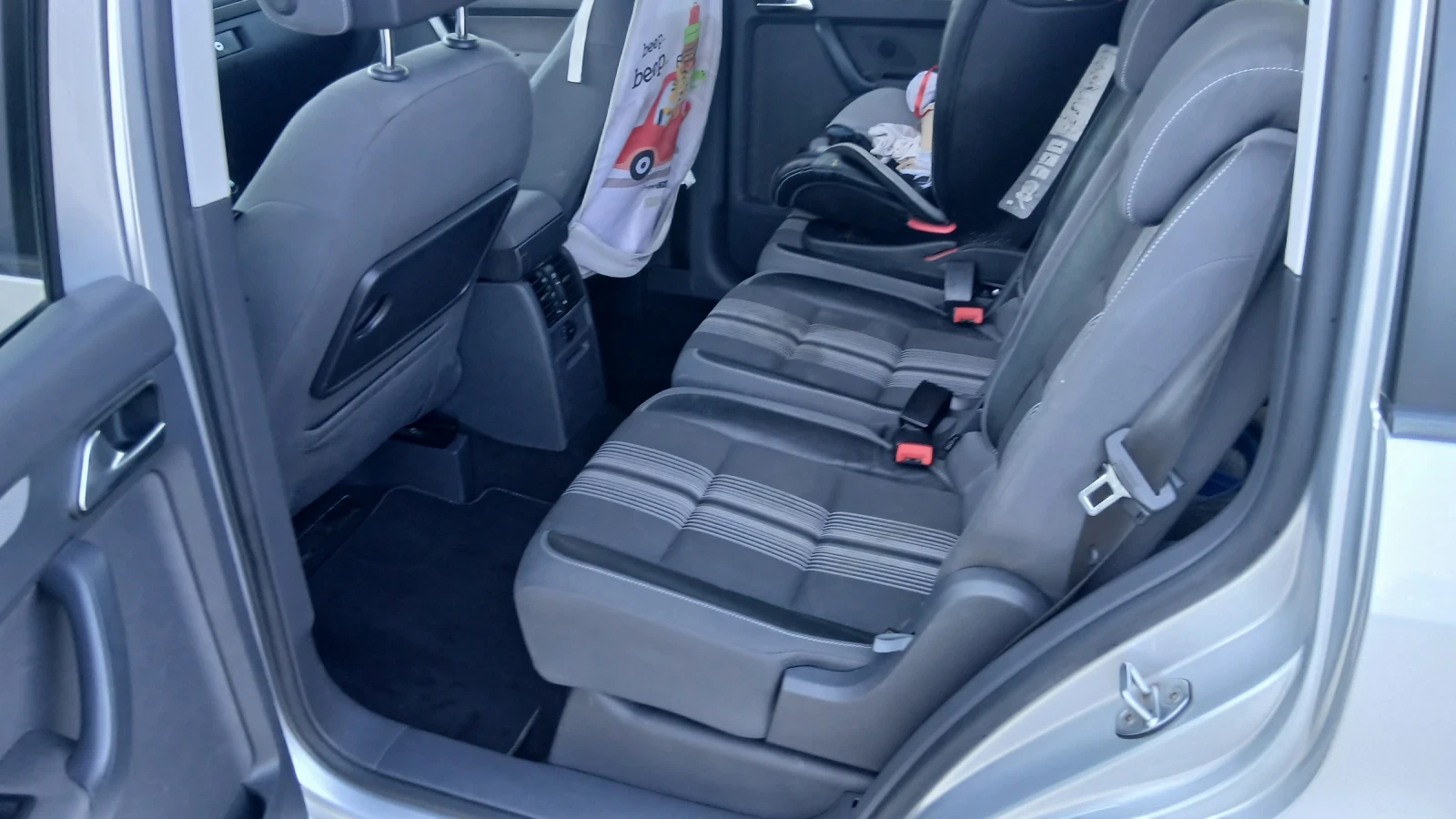 VW Touran, снимка 12 - Автомобили и джипове - 55982834