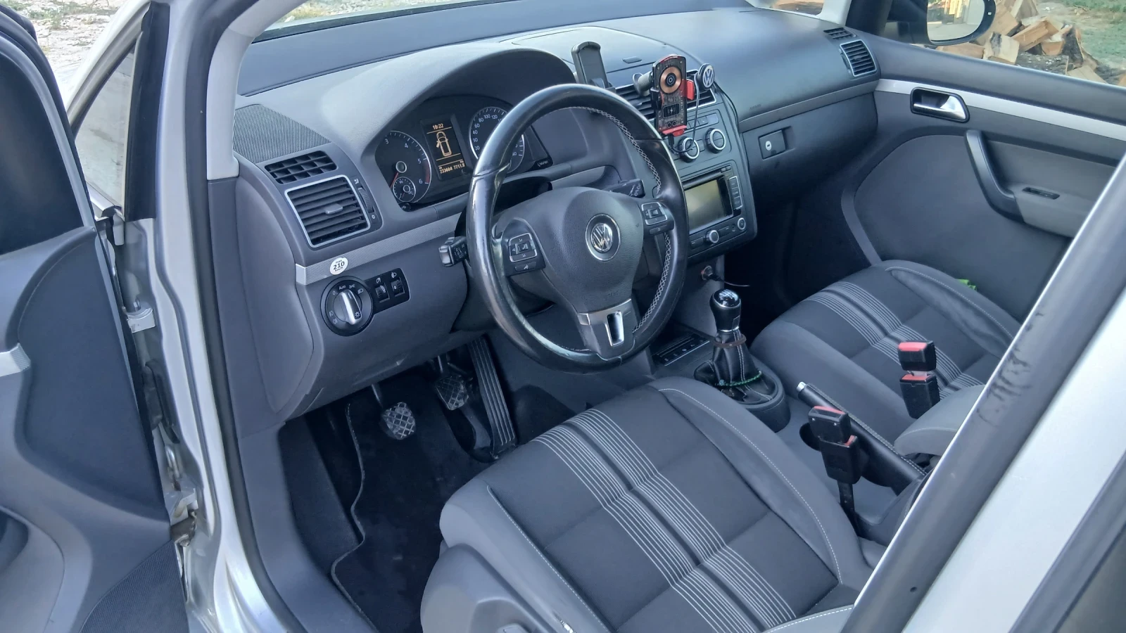 VW Touran, снимка 5 - Автомобили и джипове - 55982834