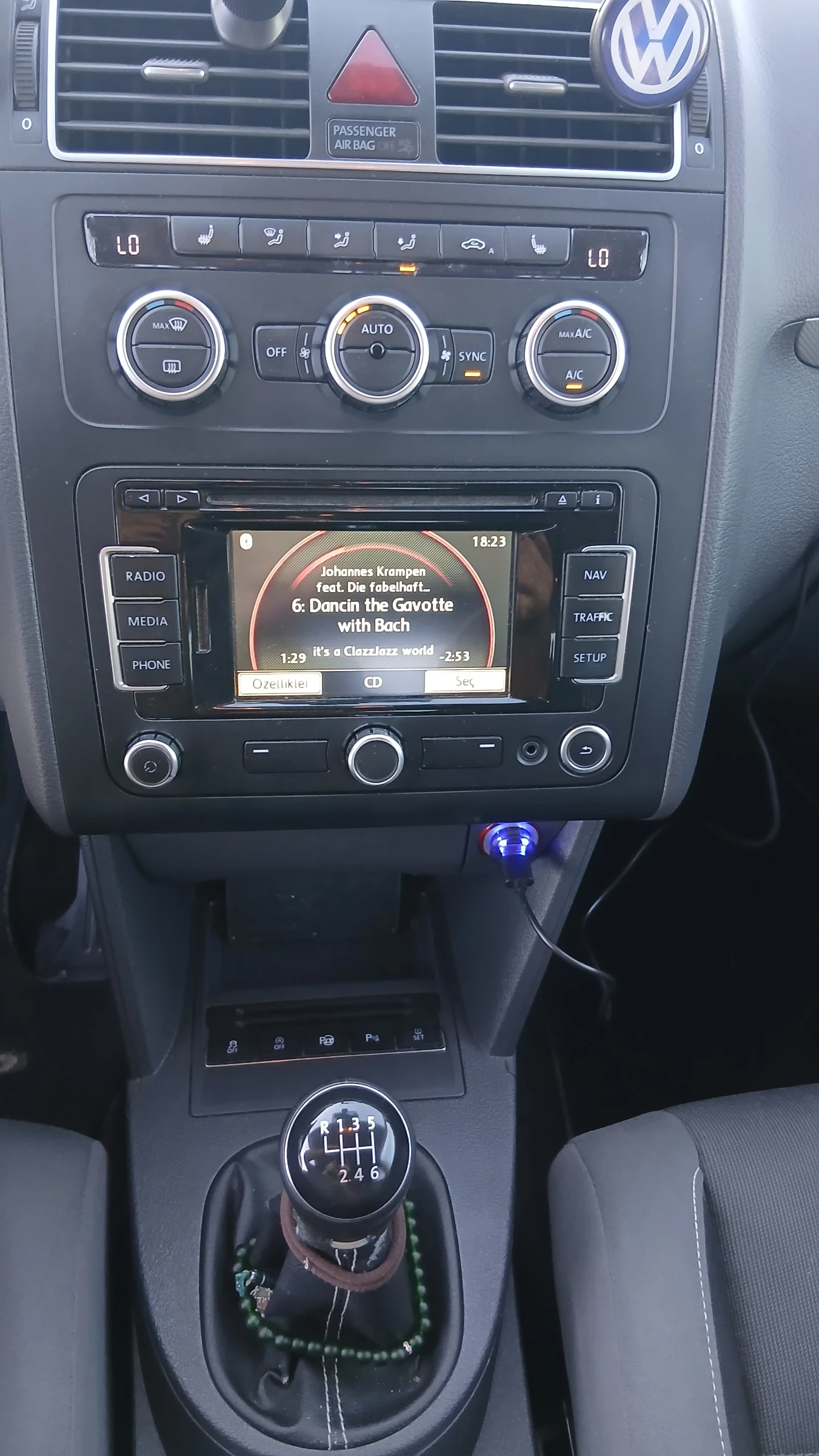 VW Touran, снимка 7 - Автомобили и джипове - 55982834
