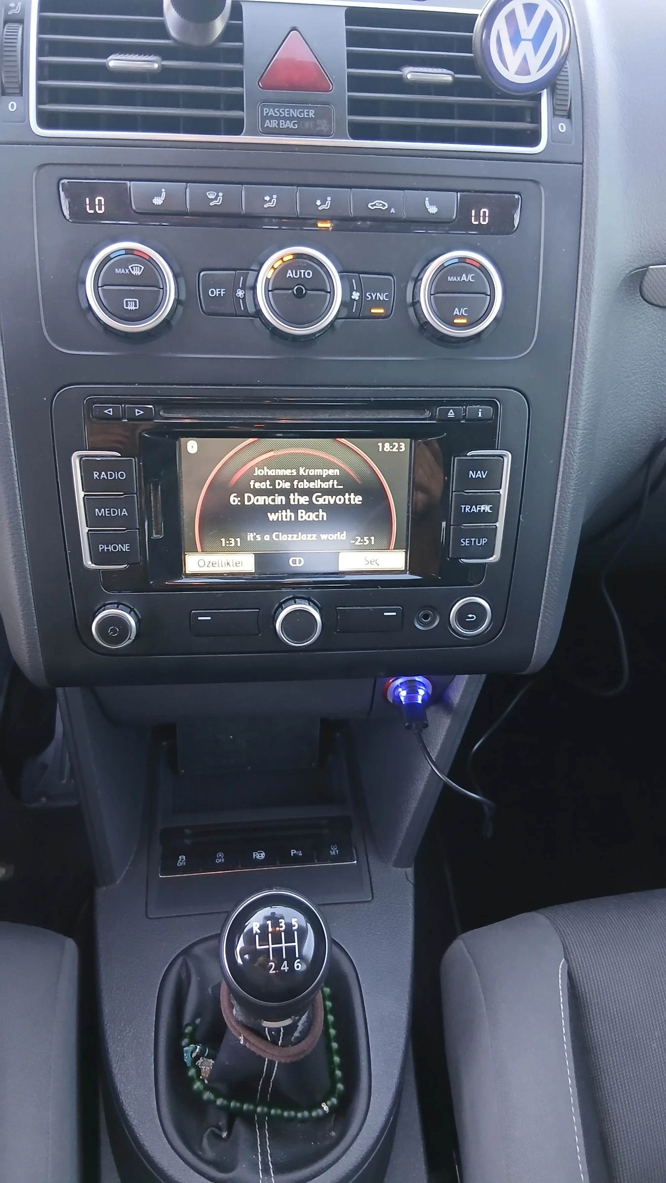 VW Touran, снимка 8 - Автомобили и джипове - 55982834