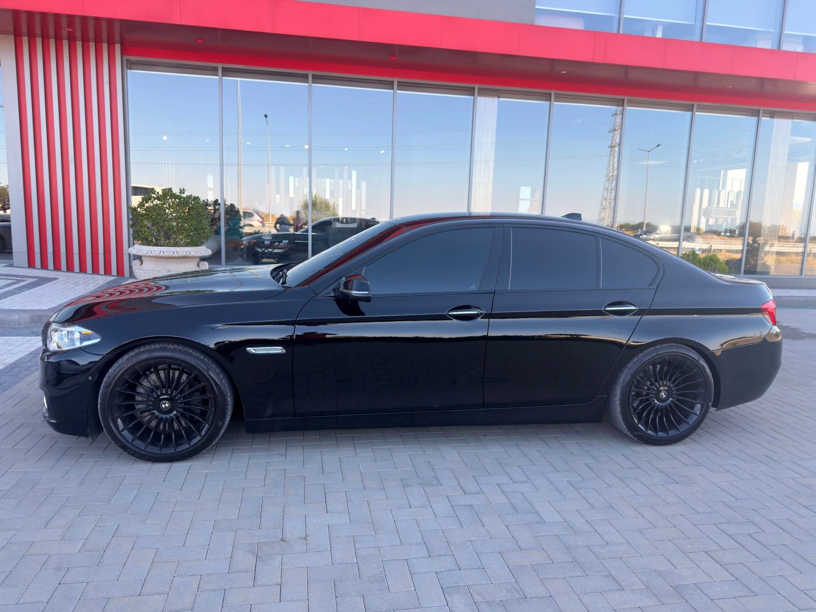 BMW 535 LCI RWD, снимка 4 - Автомобили и джипове - 55999139