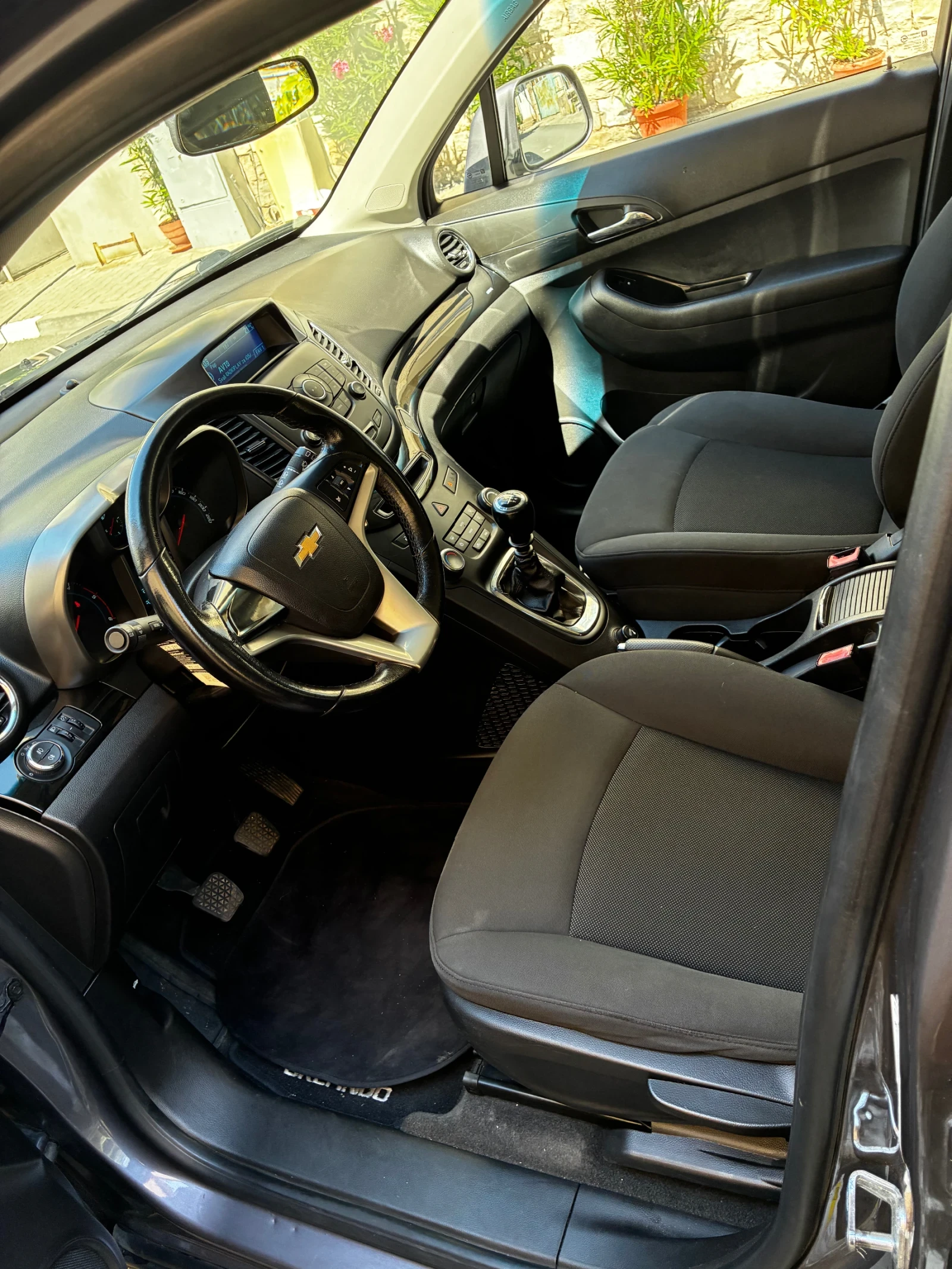 Chevrolet Orlando 2.0 VCDI, снимка 10 - Автомобили и джипове - 56430083
