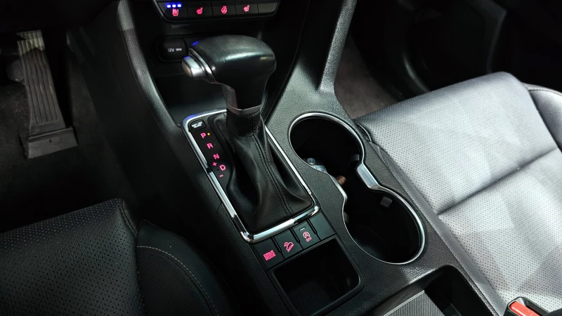 Kia Sportage 2.0 2WD NOBLESSE PLUS autogeorge.com, снимка 8 - Автомобили и джипове - 52389510