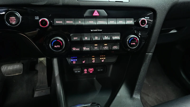 Kia Sportage 2.0 2WD NOBLESSE PLUS autogeorge.com, снимка 11 - Автомобили и джипове - 52389510