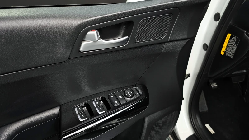 Kia Sportage 2.0 2WD NOBLESSE PLUS autogeorge.com, снимка 16 - Автомобили и джипове - 52389510