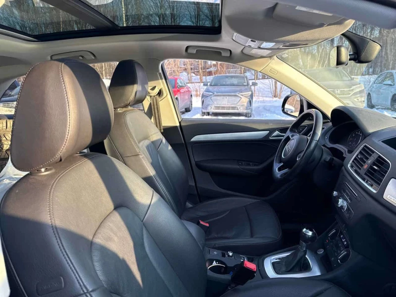 Audi Q3 * Progressiv * ПОДГРЕВ* KEYLESS* PANO* XENON* , снимка 5 - Автомобили и джипове - 53516371