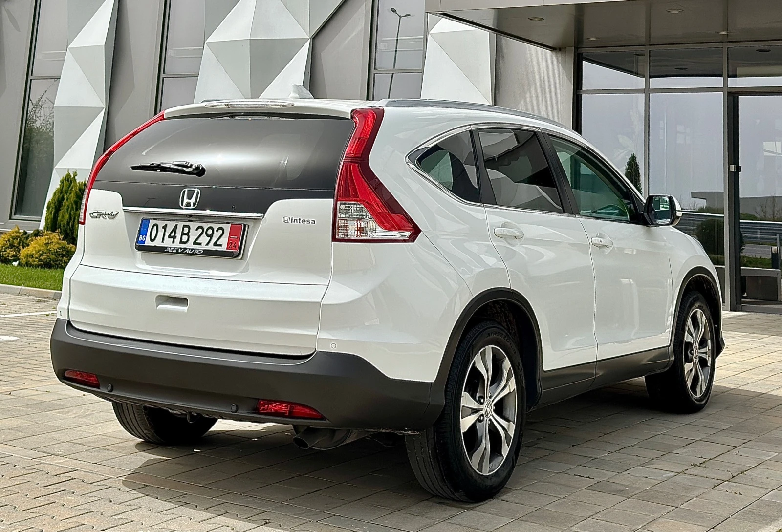 Honda Cr-v DISTRONIK#PANORAMA#KEYLESS GO#PODGREV#KAMERA#PERLA - изображение 6