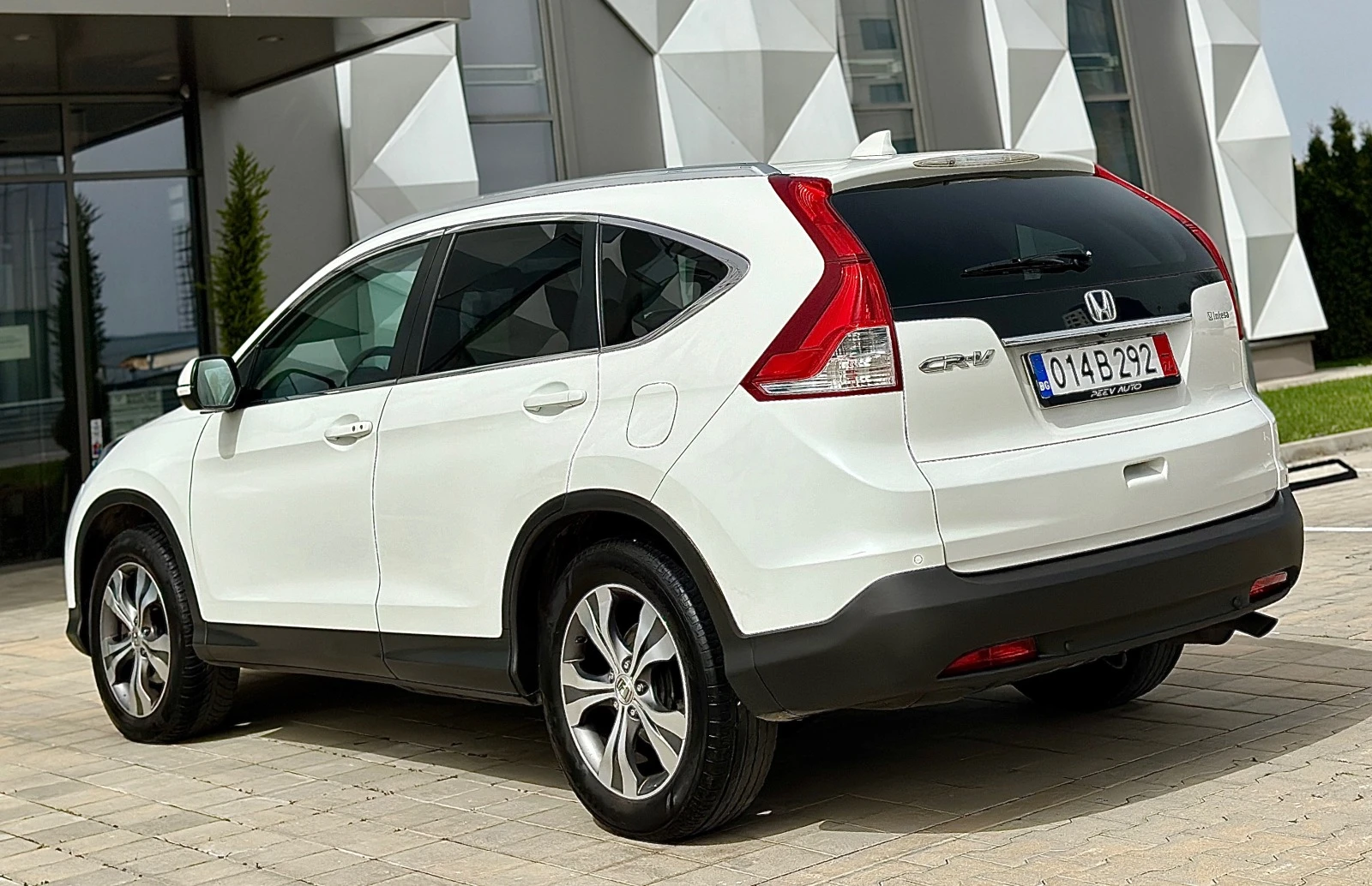 Honda Cr-v DISTRONIK#PANORAMA#KEYLESS GO#PODGREV#KAMERA#PERLA - изображение 8