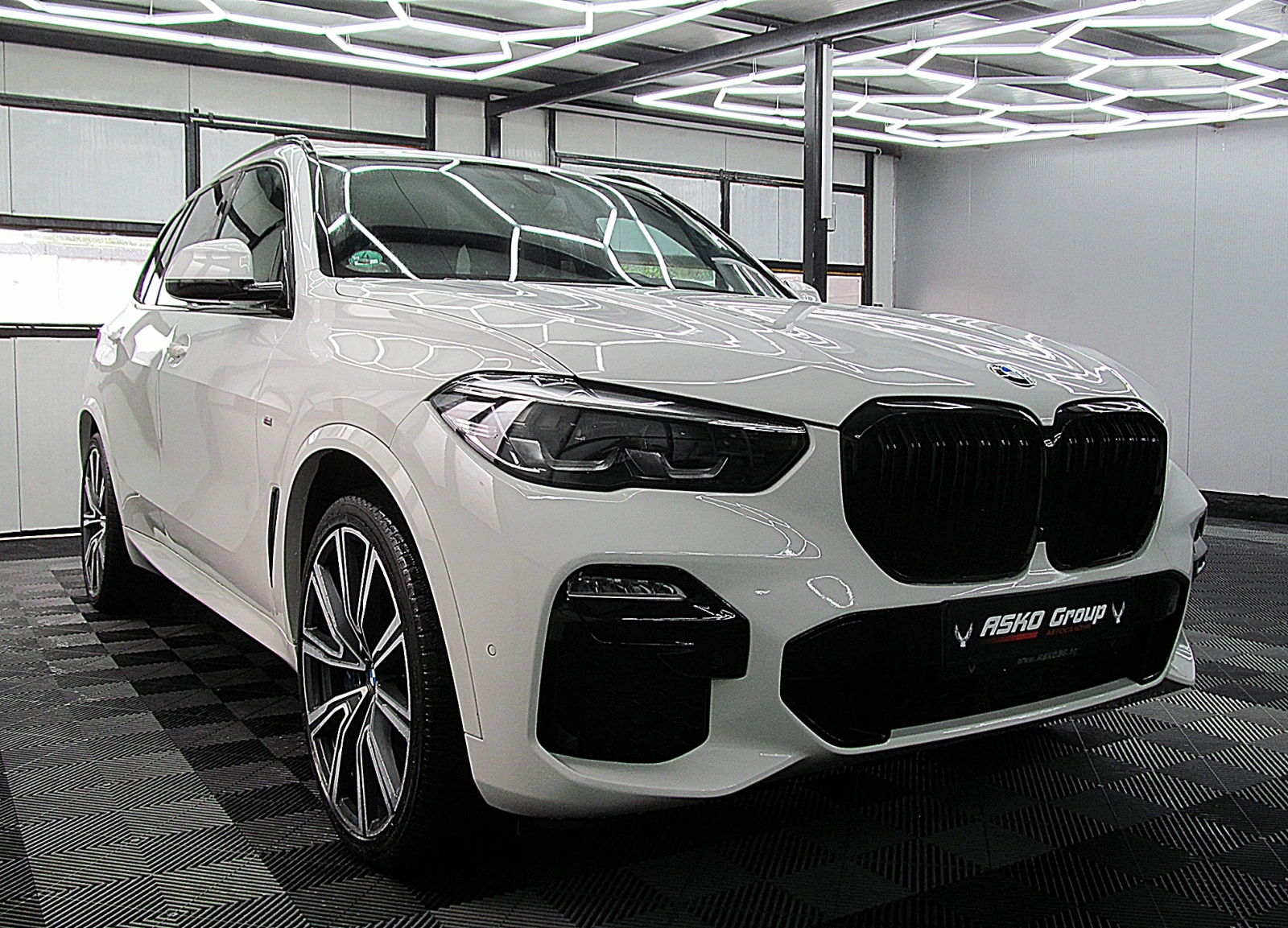 BMW X5 M-paket/INDIVIDUAL// Keyless/СОБСТВЕН ЛИЗИНГ - изображение 3