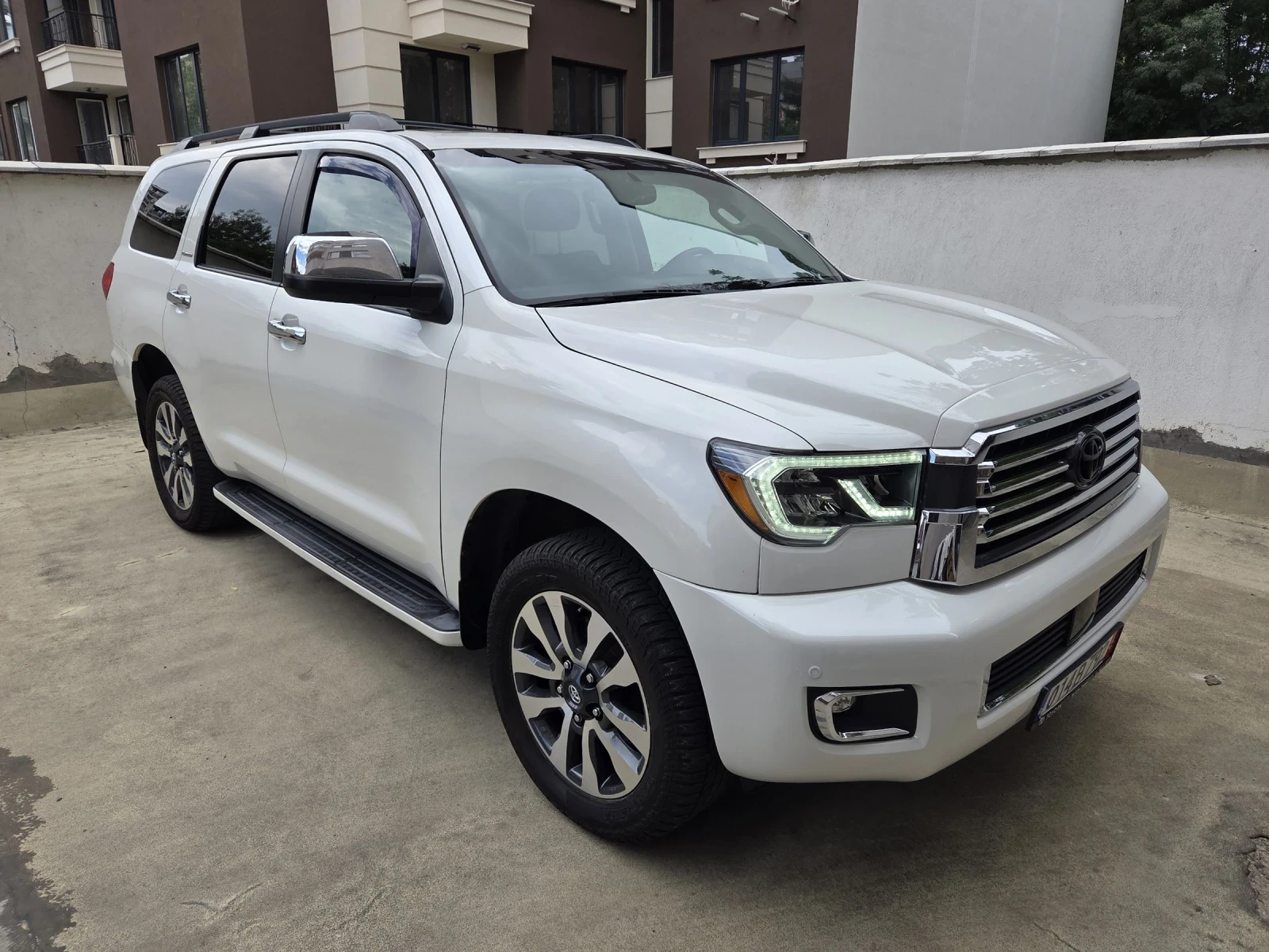 Toyota Sequoia Platinum - изображение 3
