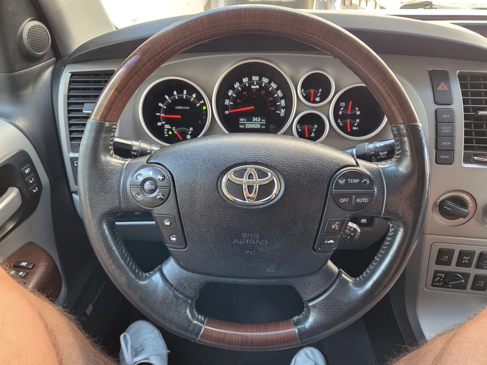 Toyota Sequoia Platinum - изображение 9