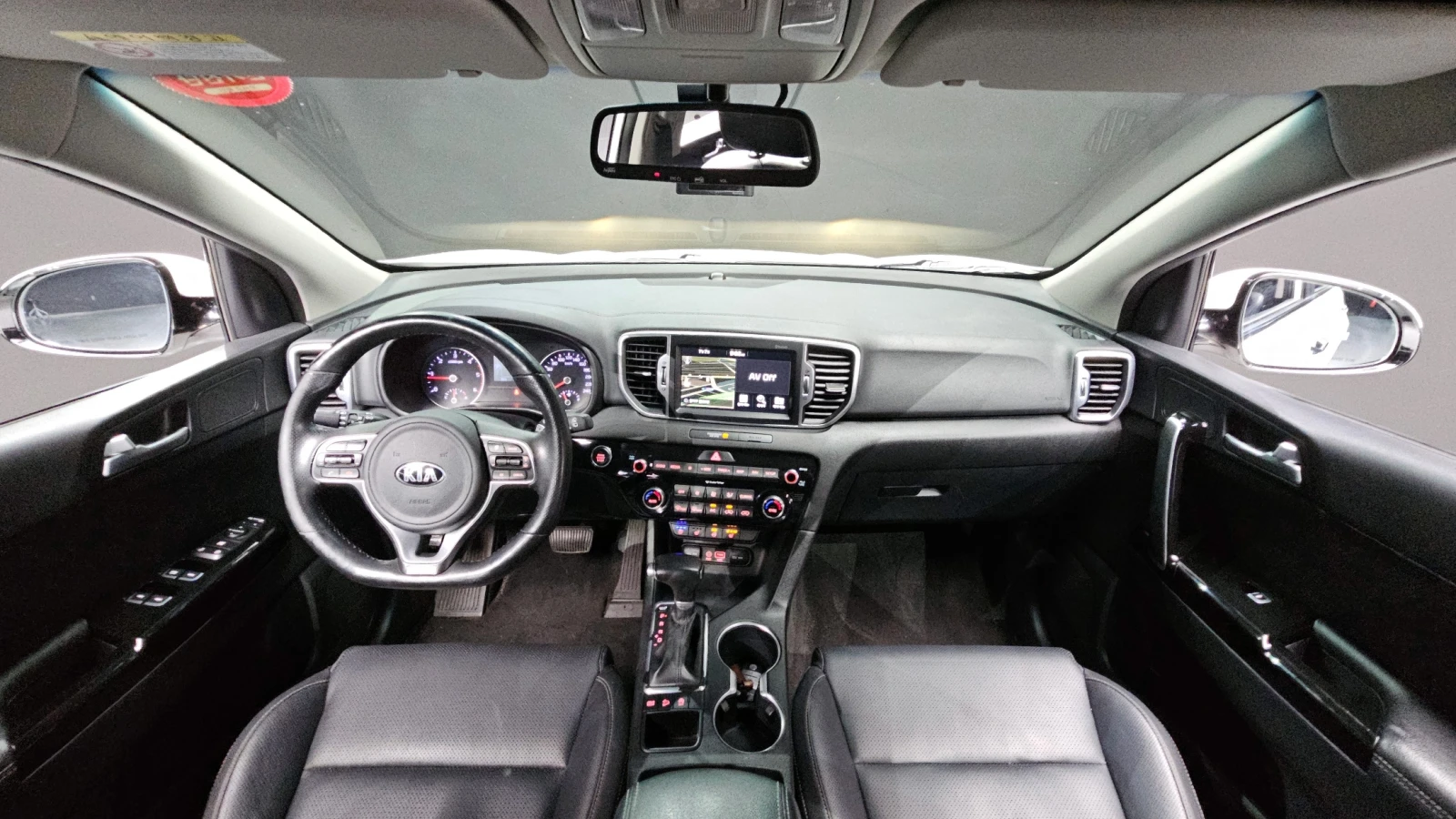 Kia Sportage 2.0 2WD NOBLESSE PLUS - изображение 6